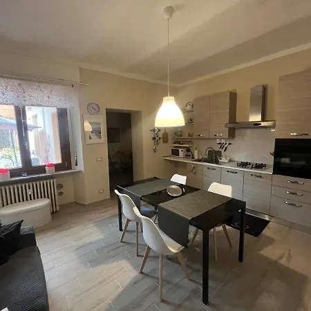 Monky House Apartment